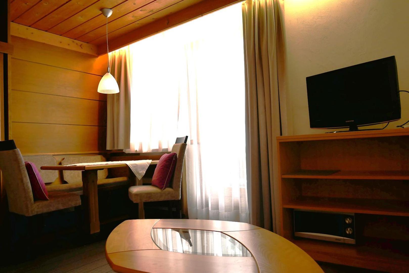 Hotel Garni Bergsonne Самнаун Стая снимка