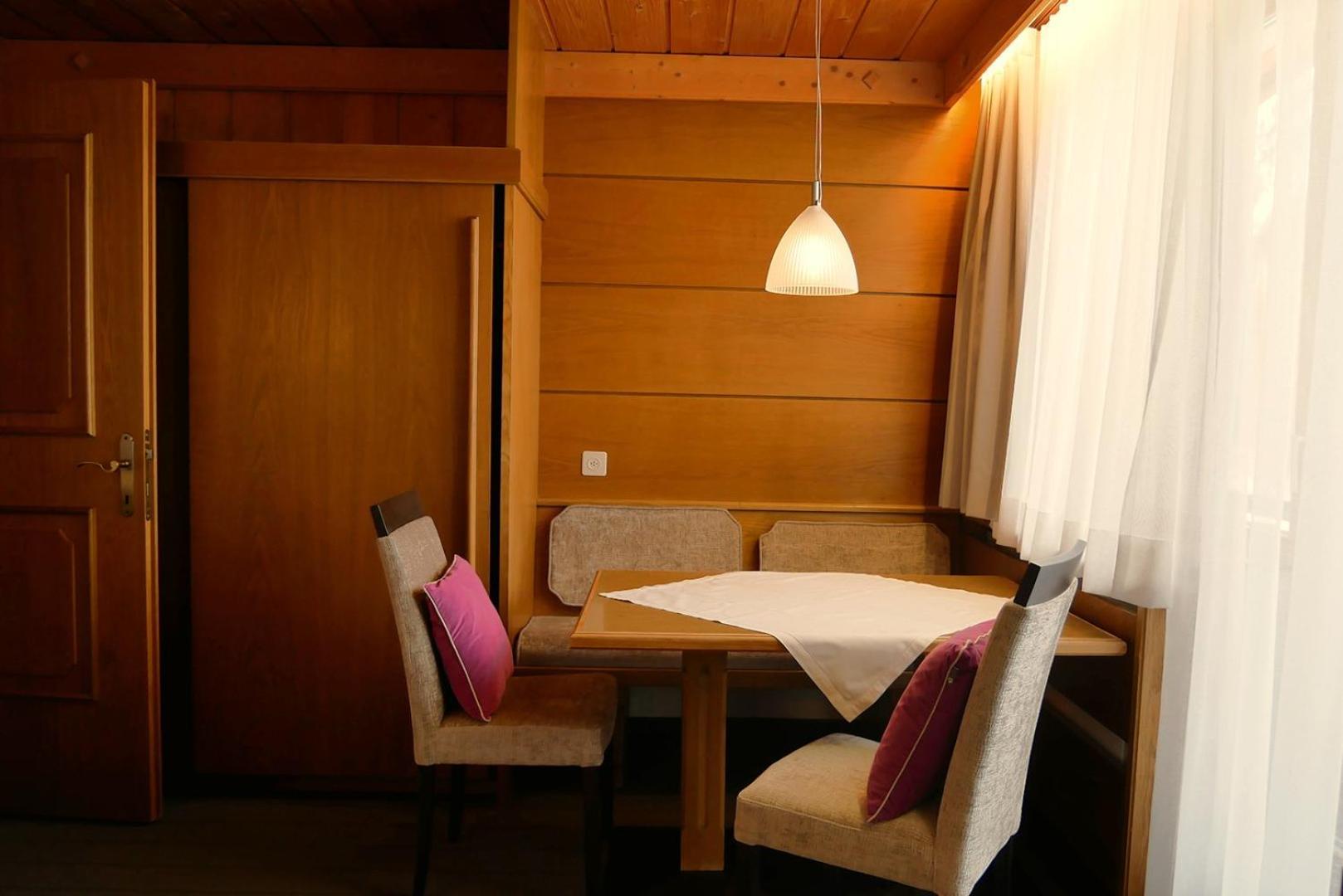 Hotel Garni Bergsonne Самнаун Стая снимка