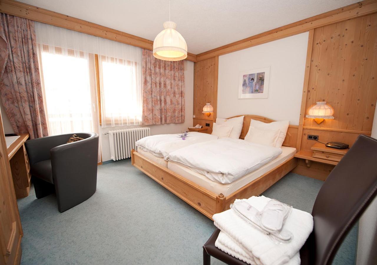 Hotel Garni Bergsonne Самнаун Екстериор снимка